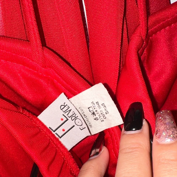 Red Dress - Picture 3 of 3